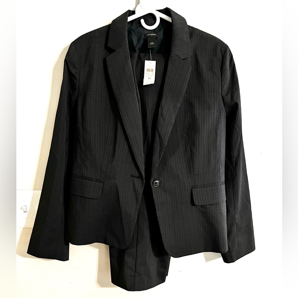 Ann Taylor Suit size 14/16 NWT  Dark Navy Pinstripe Blazer and Pants